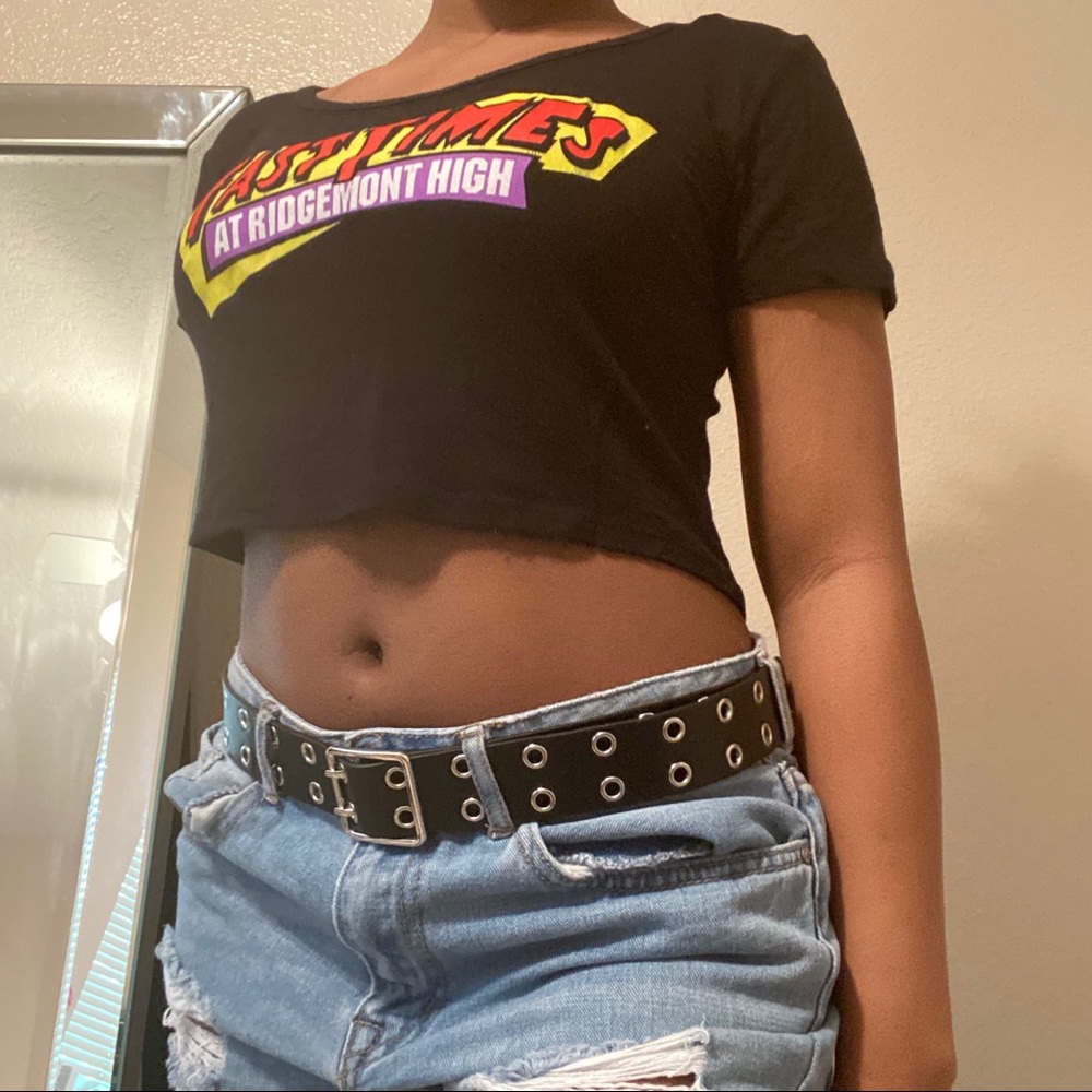 fast times at ridgemont high 🖤💛